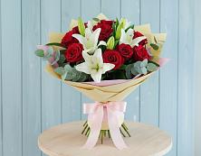Букет цветов из:  Лилии и Розы в Гороховке
