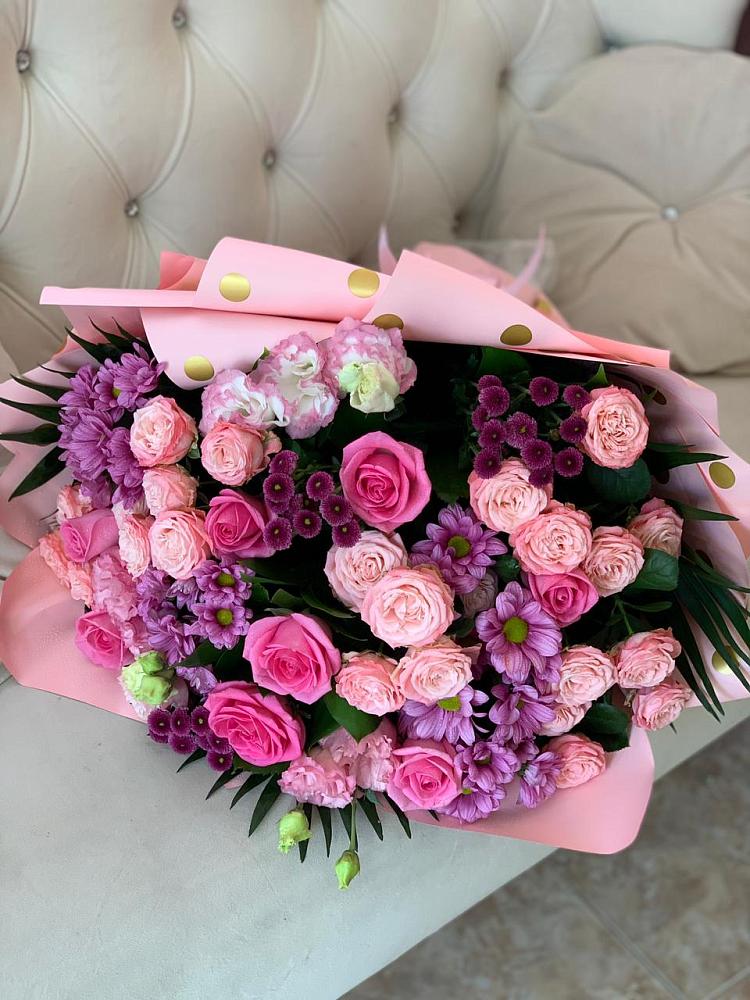 Букет цветов из: Хризантемы, Розы и Лизиантусы в Гороховке