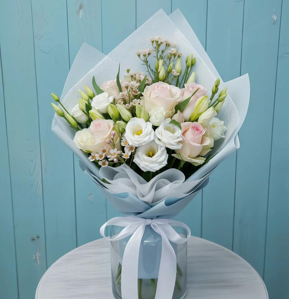 Букет цветов из: Розы и Лизиантусы в Гороховке