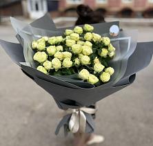 Букет Белые кустовые розы Солинеро в Гороховке