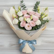 Букет цветов из:  Лизиантусы в Гороховке