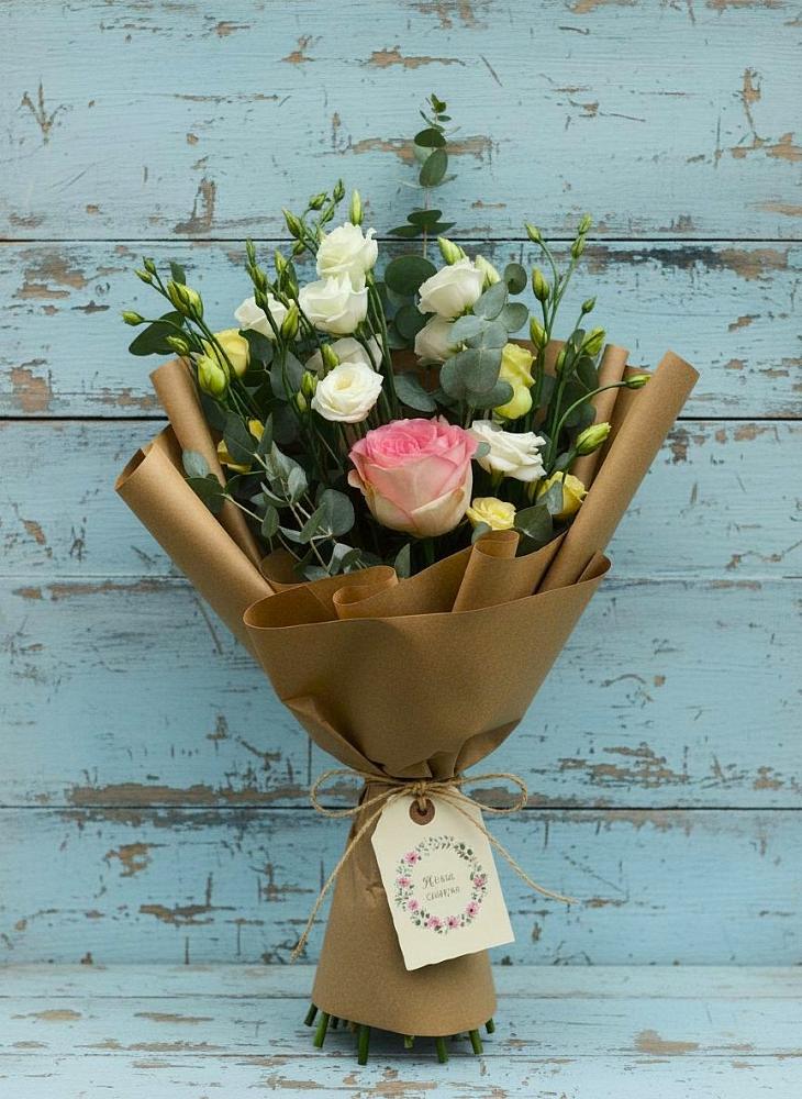 Букет цветов из: Розы и Лизиантусы в Гороховке