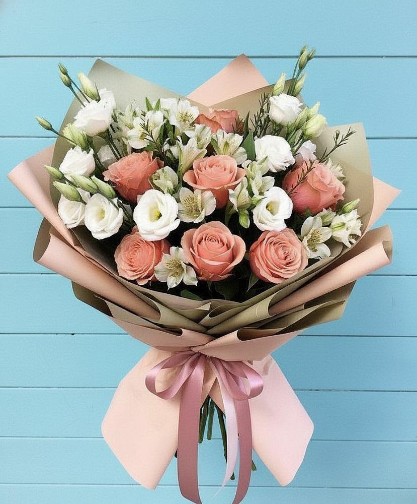 Букет цветов из: Розы, Альстромерии и Лизиантусы в Гороховке