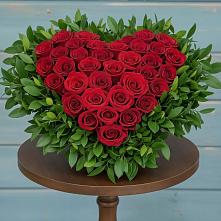 Цветочная композиция из Розы в виде сердца #REPLACE_PRED# Гороховке