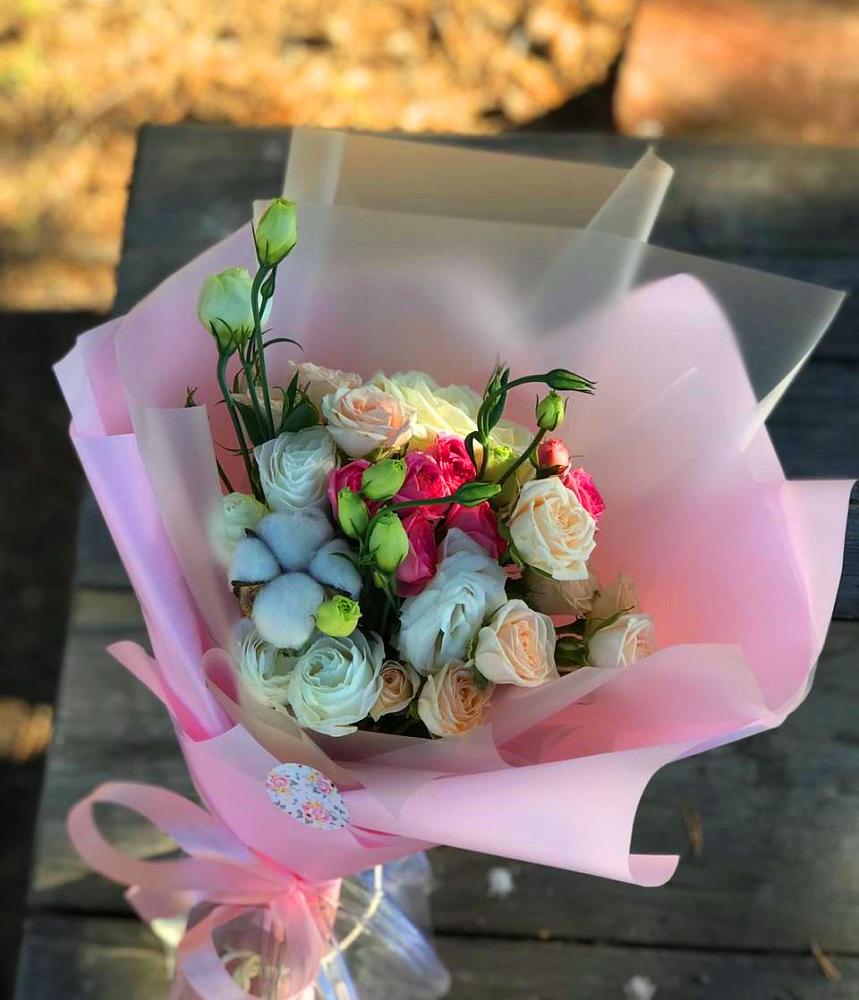 Букет цветов из: Розы и Лизиантусы в Гороховке