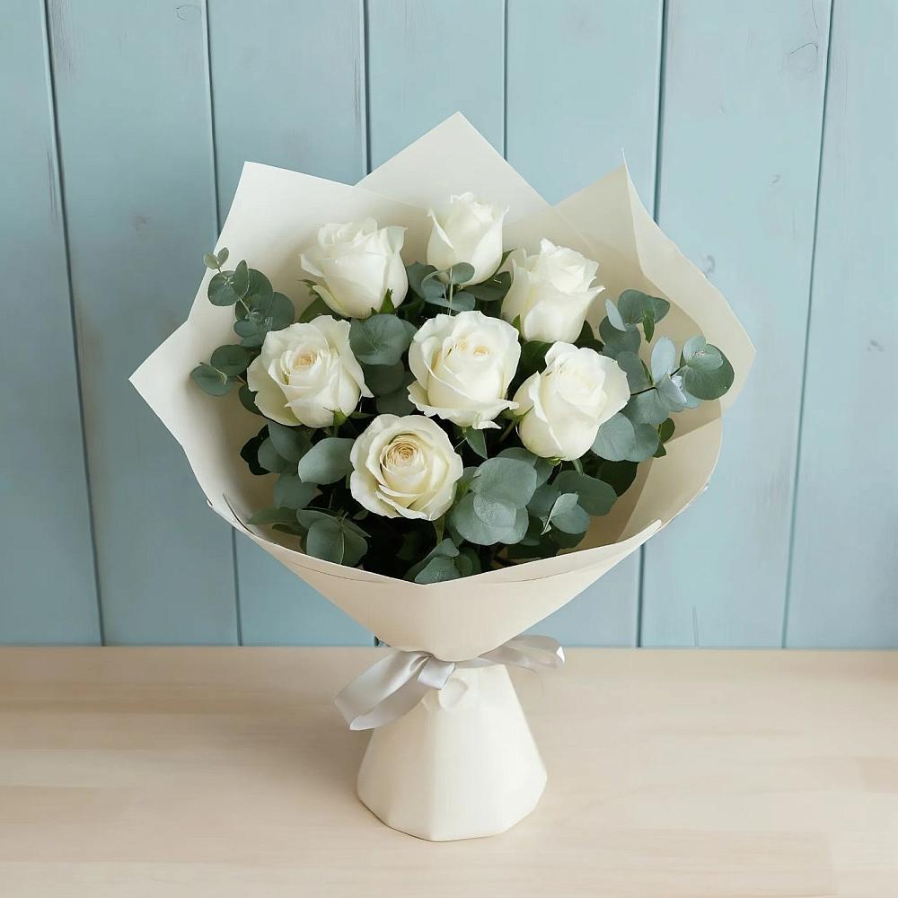 Букет Белые розы в Эвкалипте в Гороховке