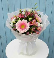 Букет цветов из:  Герберы, Альстромерии и Лизиантусы #REPLACE_PRED# Гороховке