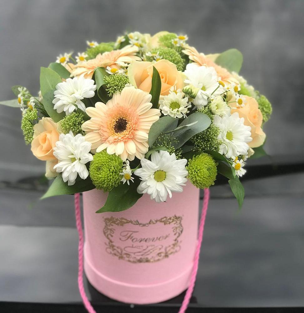 Цветочная композиция из Розы, Герберы и Хризантемы в шляпной коробке в Гороховке